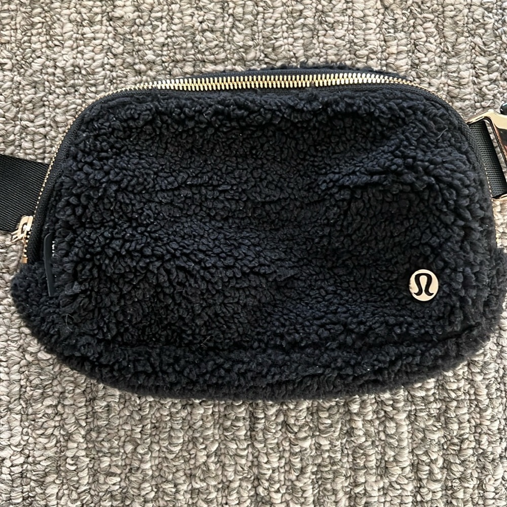 Lululemon Fleece Belt bag 1L